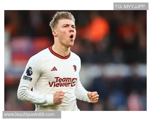 霍伊伦禁区内精彩抽射险些戴帽可惜高出横梁令人叹息